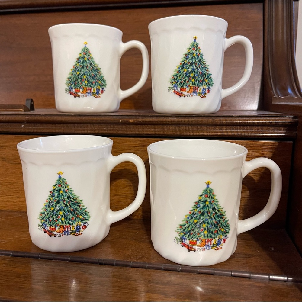 Vintage Salem Porcelle Noel Christmas Mugs - Set of 4